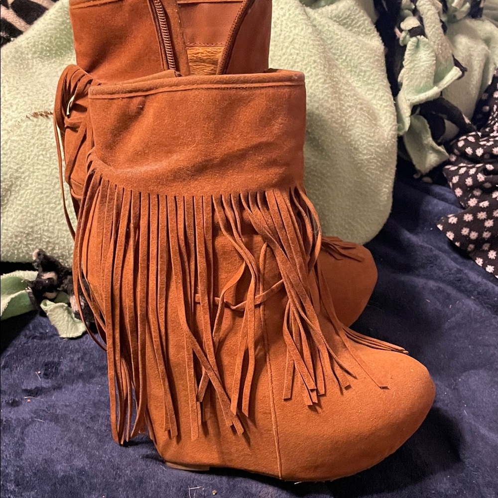 Dollhouse Fringe Suede Heeled Boots - Tan